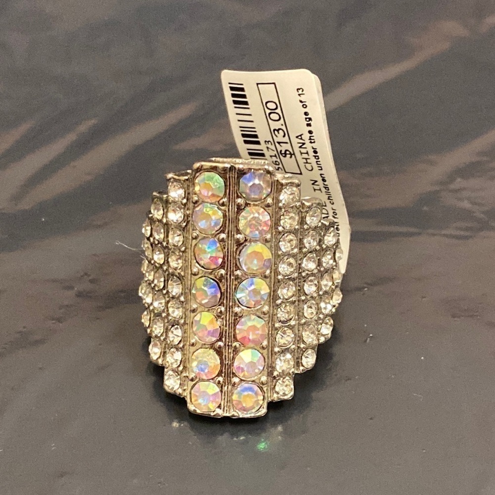 Stretch band costume jewelry large ring